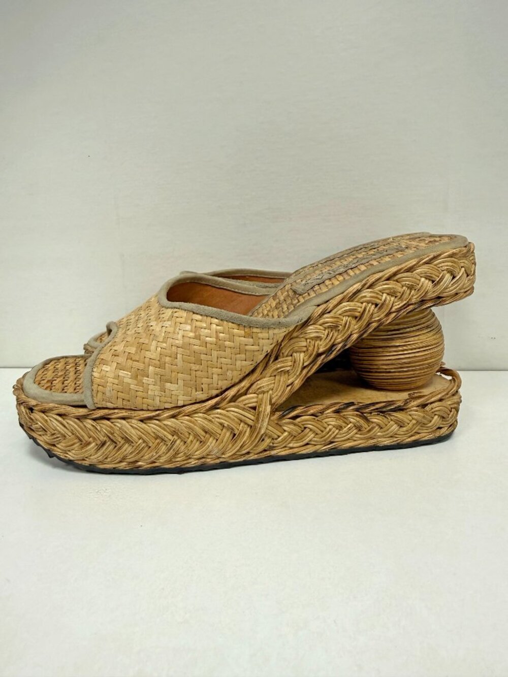 *RARE* Vintage Ananias Rattan Sandals - Picture 8 of 14